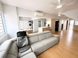 Blk 941 TAMPINES PALMSVILLE (Tampines), HDB Executive #585443351